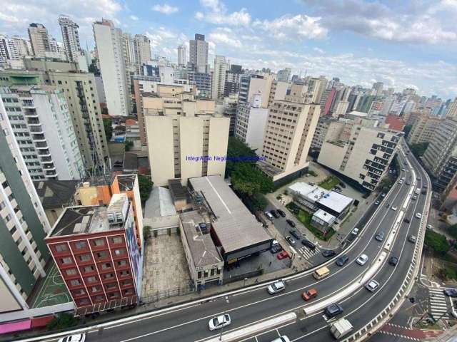 Apartamento 56m², 02 dormitórios, 01 banheiro e 01 vaga na garagem.  Condomínio com portaria, segurança 24hrs e salão de jogos.  Excelente localização