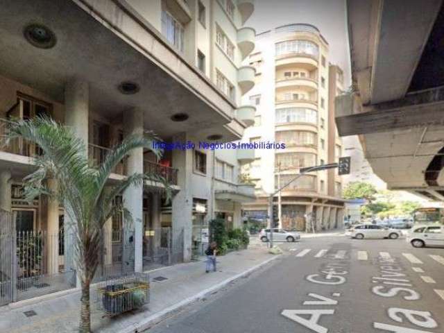 Conjunto Comercial 20m²e 01 banheiro.  Condomínio com recepção e segurança 24hrs.  Excelente localização