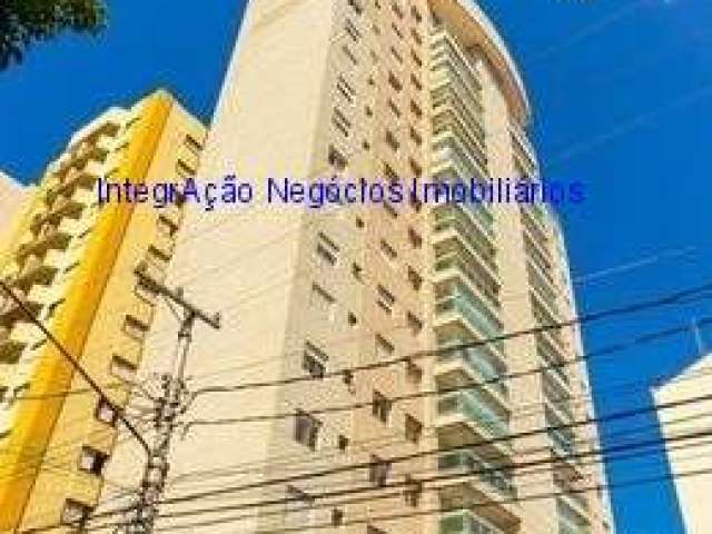 Apartamento 134m², 03 dormitórios (sendo suítes), 04 banheiros e 02 vagas na garagem.  Condomínio com portaria, segurança 24hrs, piscina