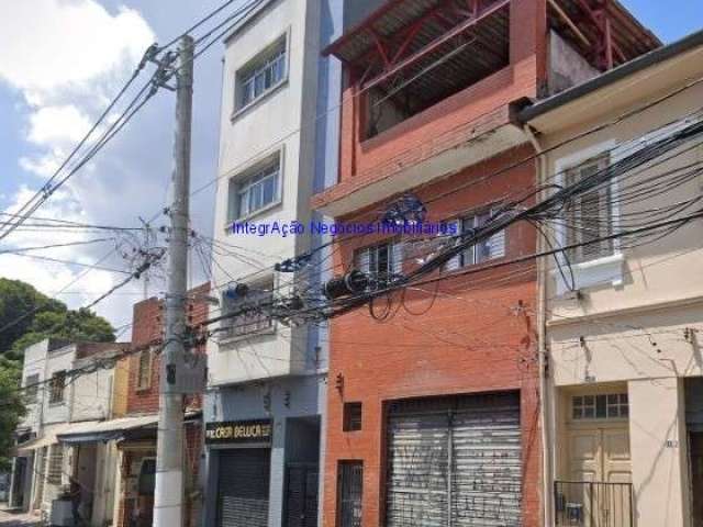 Prédio Comercial 450m²; Possui 3 andares com 03 apartamentos e 01 salão.  Excelente localização entre as Ruas Bueno de Andrade e Tenente de Azevedo.