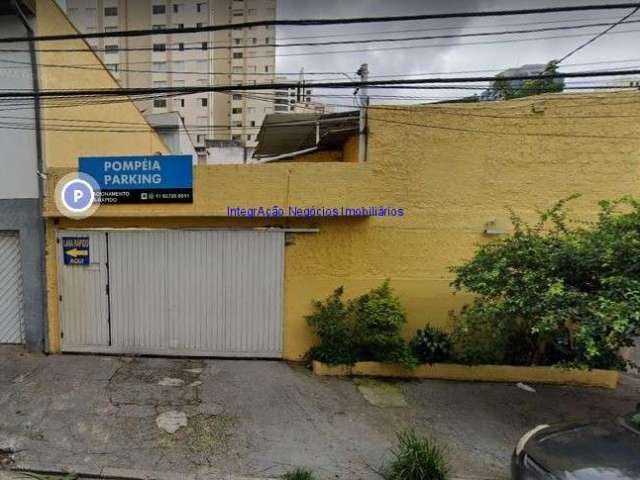 Terreno 500m².  Excelente localização entre as Ruas Guaira,  Doutor Augusto de Miranda e Tavares Bastos; Próximo da estação de trem Agua Branca.