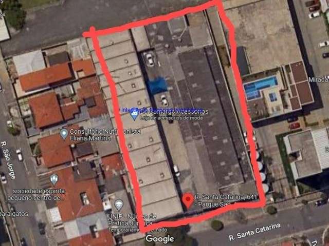 Terreno  3.162.00 m².  Excelente localização entre as Ruas São Jorge, Lourenço Vaz e Antônio Macedo.  Todas as informações