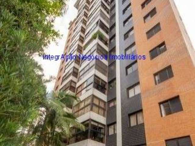 Apartamento 127m², 03 dormitórios (sendo 03 suítes), 04 banheiros e 03 vagas na garagem.  Condomínio com portaria, segurança 24hrs, piscina.