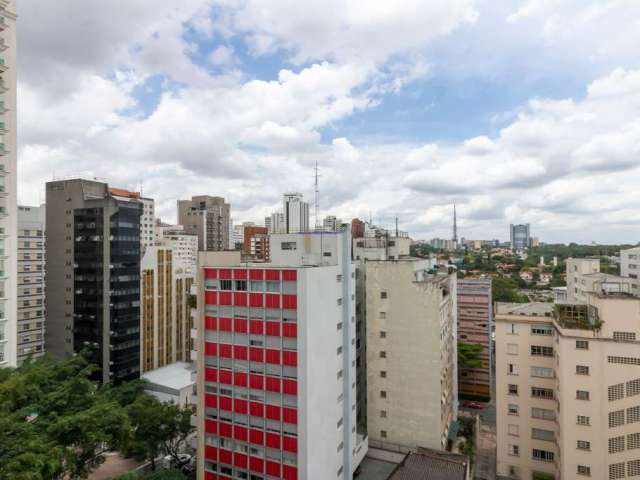 Apartamento 270m², 03 dormitórios (sendo 02 suítes), 03 banheiros e 02 vagas na garagem.  Condomínio com portaria, segurança 24hrs.