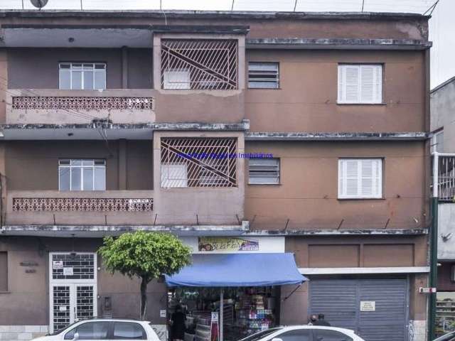 Apartamento 80m², 01 dormitório e 01 banheiro.   Condomínio com portaria e segurança 24hrs.  Excelente localização.