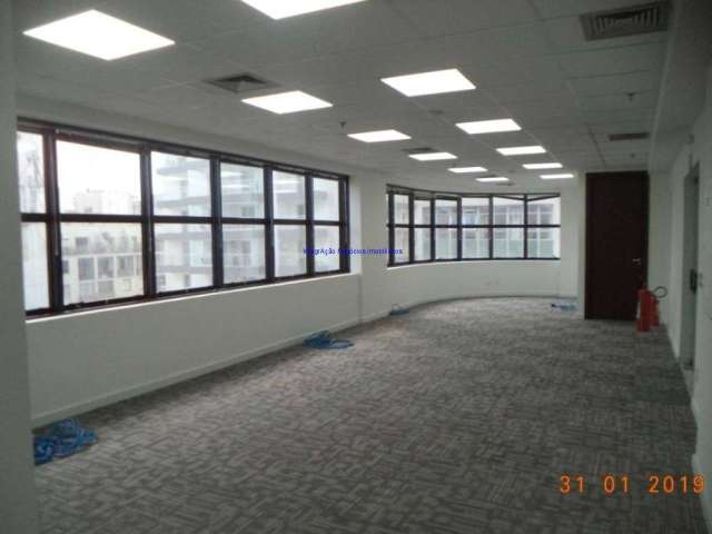 Conjunto Comercial 377m²,  01 copa, 04 banheiros e 10 vagas na garagem.  Condomínio com recepção e segurança 24hrs.  Excelente localização.