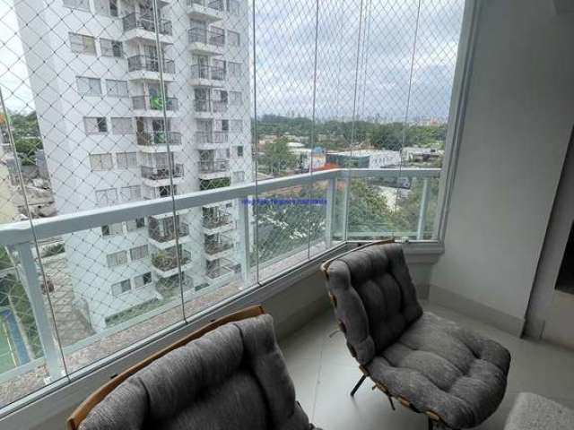 Apartamento 200m², 03 dormitórios (sendo suítes), 06 banheiros e 03 vagas na garagem.   Condomínio com portaria, segurança 24hrs, piscina.