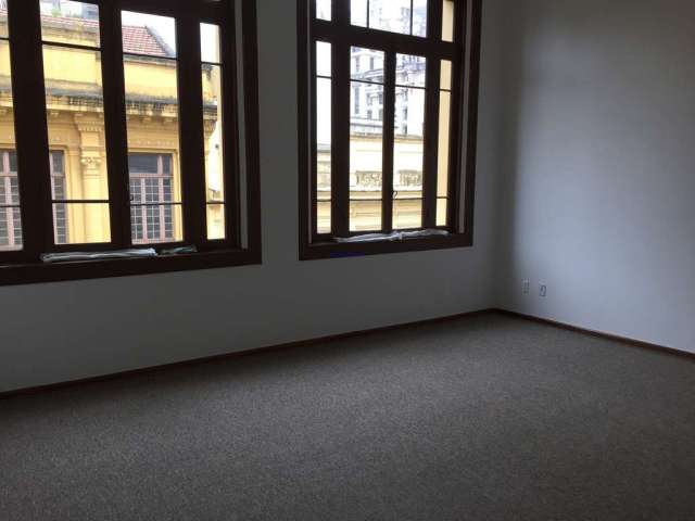 Conjunto Comercial 78m², 02 banheiros.   Condomínio com recepção e segurança 24hrs.  Excelente localização á 3 minutos andando para a estação do metrô