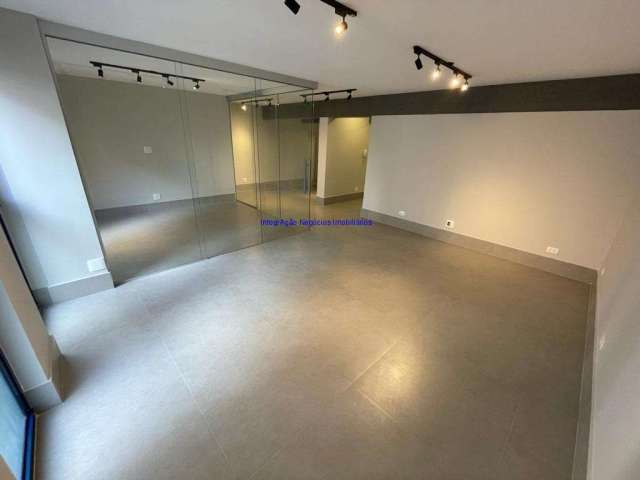 Apartamento 82m², 01 dormitório (sendo suíte), 02 banheiros e 01 vaga na garagem.   Condomínio com portaria 24hrs, salão de festa, playground.