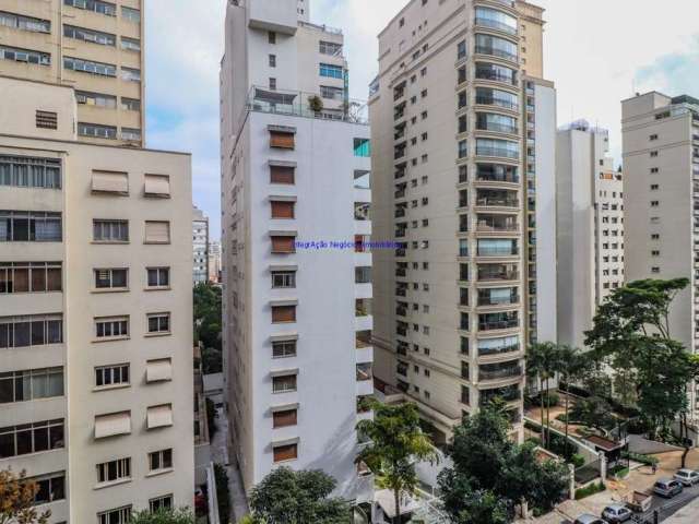 Apartamento 235m², 03 dormitórios (sendo suítes), 04 vagas na garagem e 03 vagas na garagem.