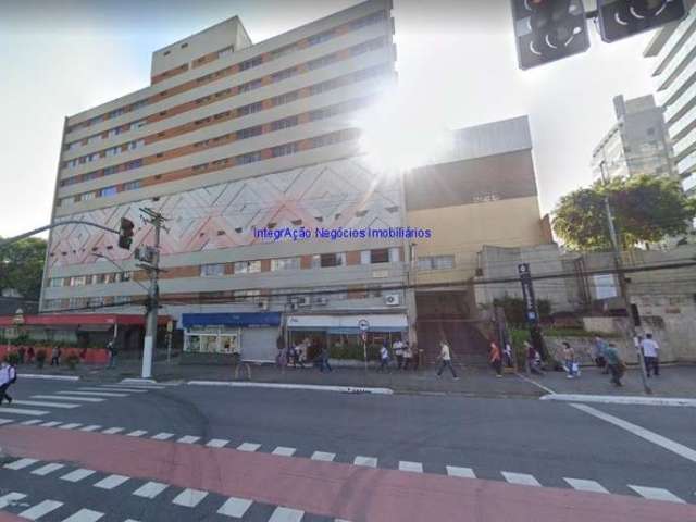 Conjunto Comercial 278m², 02 banheiros.  Condomínio com recepção e segurança 24hrs.  Excelente localização á 30 segundos andando para a estação