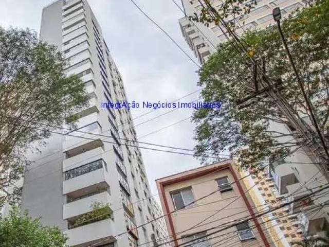 Apartamento 178m², 03 dormitórios (sendo suítes), 05 banheiros e 03 vagas na garagem.  Condomínio com portaria, segurança 24hrs, piscina.