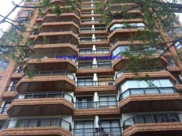 Apartamento 168m², 04 dormitórios (sendo 02 suítes), 04 banheiros e 03 vagas na garagem.    Condomínio com portaria, segurança 24hrs, piscina.