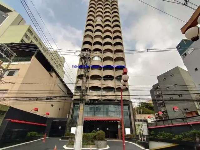 Apartamento 40m², 01 dormitório, 01 banheiro e 01 vaga na garagem.  Condomínio com portaria 24hrs, salão de festa e academia.   Excelente localização.