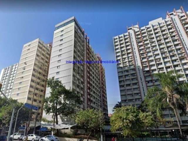 Conjunto Comercial 107m², 05 salas e 03 banheiros.  Condomínio com recepção e segurança 24hrs.  Excelente localização