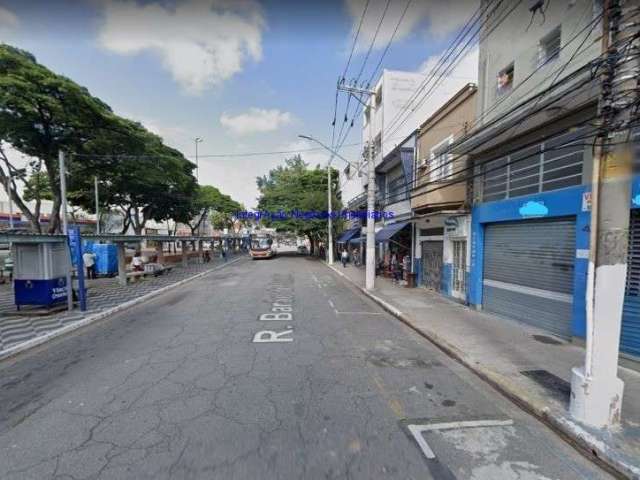 Loja 300m², 02 banheiros   Excelente localização á 10 minutos andando para a estação do metrô Lapa; Entre as Ruas Nossa Senhora da LApa, Albion