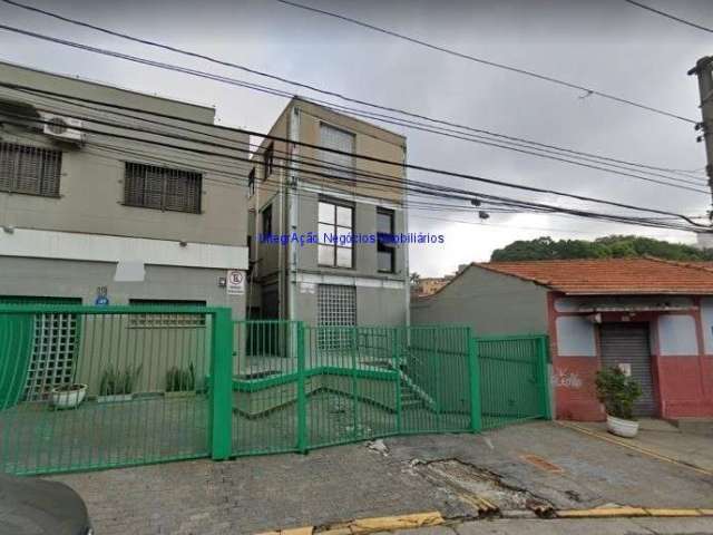 Prédio Comercial 1.200m², 05 banheiros e 02 vagas na garagem.    Excelente localização entre as Ruas Bicudo Cortêz, Bica de Pedra e Félix Della Rosa.