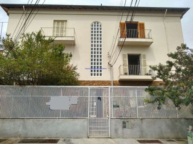 Apartamento 82m², 02 doemitórios, 02 banheiros e 02 vagas na garagem.    Condomínio com portaria.   Excelente localização.