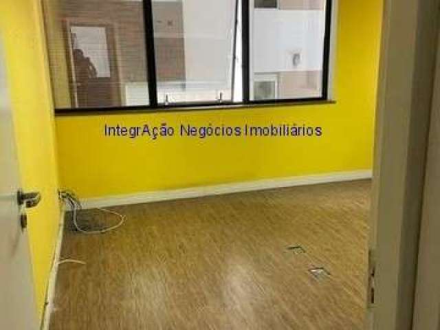 Conjunto Comercial 80m², 03 banheiros e 02 vagas na garagem.  Condomínio com recepção e segurança 24hrs.  Excelente localização