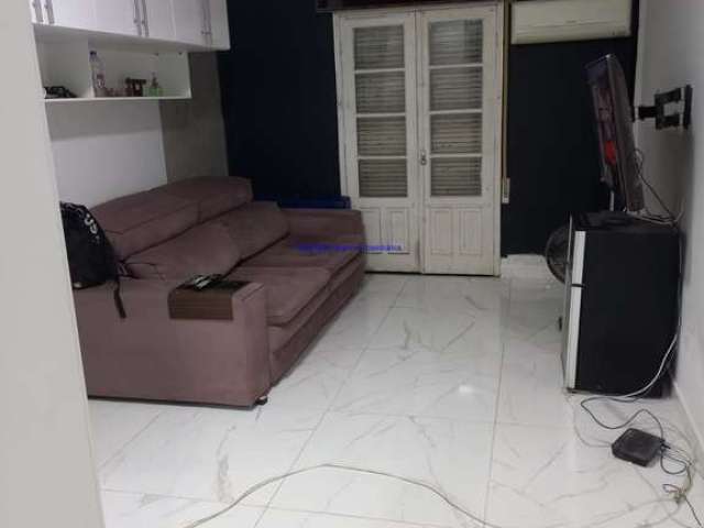 Apartamento Studio MOBILIADO 35m², 01 dormitório, 01 banheiro.   Condomínio com portaria.   Excelente localização entre as Ruas Santo Antônio.