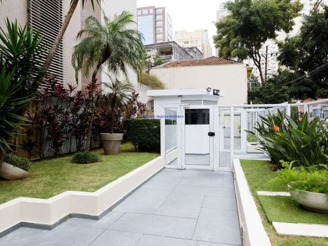 Apartamento 130m²,  03 dormitórios (sendo 01 suíte), 02 banheiros e 01 vaga na garagem.   Condomínio com portaria, segurança 24hrs, brinquedoteca.