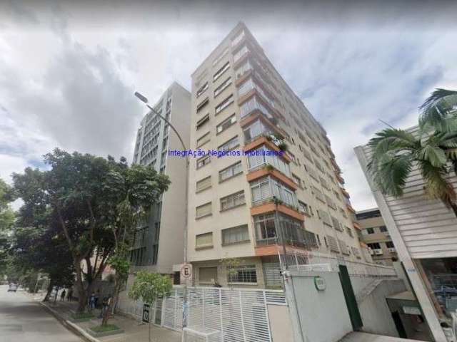 Apartamento 146m², 03 dormitórios, 03 banheiros e 01 vaga na garagem.    Condomínio com portaria 24hrs.   Excelente localização