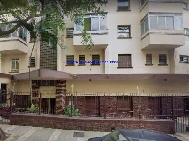 Apartamento 46m², 01 dormitório e 01 banheiro.  Condomínio com portaria 24hrs.  Excelente localização entre a Avenida Nove de Julho.