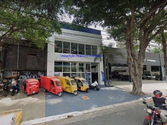 Prédio Comercial 1.000m², 5 banheiros e 04 vagas na garagem.   Excelente localização entre as Ruas Francisco Leitão, Teodoro Sampaio.