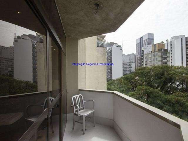 Apartamento 125m², 03 dormitórios (sendo 01 suíte), 03 banheiros e 01 vaga na garagem.   Condomínio com portaria 24hrs.  Excelente localização