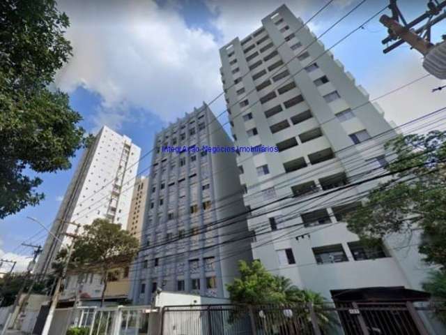 Apartamento 80m², 03 dormitórios (sendo 01 suíte), 02 banheiros e 01 vaga na garagem.   Condomínio com portaria 24hrs, piscina, academia