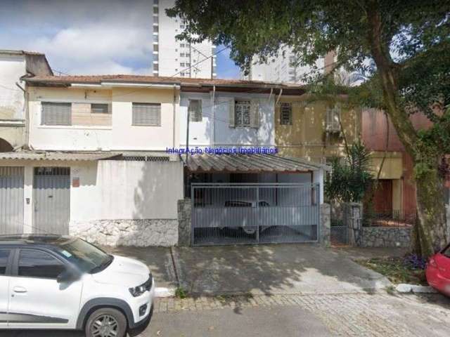 Sobrado Residencial  270m², 04 dormitórios e 02 banheiros.   Excelente localização á 10 minutos andando para a estação do metrô Agua Branca;