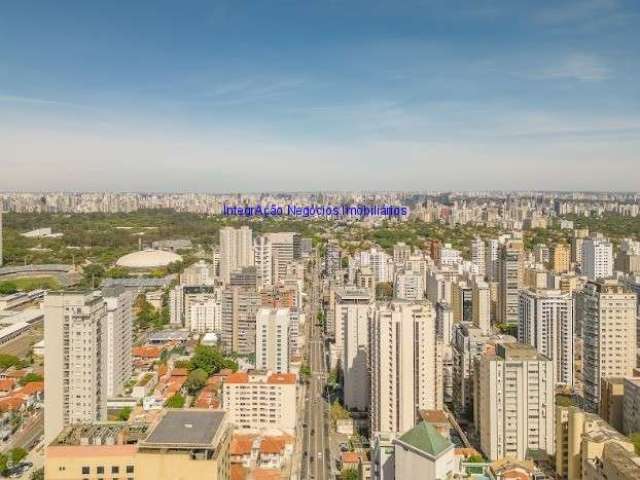 Condomínio com portaria, segurança 24hrs,  salão de festa e jardim.  Excelente localização á 9 minutos andando do metro Brigadeiro;