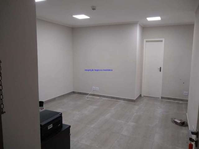 Conjunto Comercial 25m², 01 banheiro.   Condomínio com recepção.    Excelente localização á e minutos andando para a estação do metrô Faria Lima