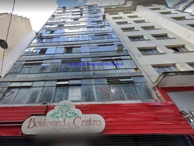 Conjunto Comercial 47m², 01 banheiro.   Condomínio com recepção.  Excelente localização á 4 minutos andando para a estação do metrô República;