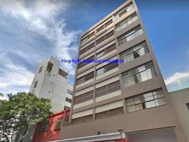 Apartamento 120m², 02 dormitórios e 02 banheiros.   Condomínio com portaria.  Excelente localização á 9 minutos andando para a estação do metrô