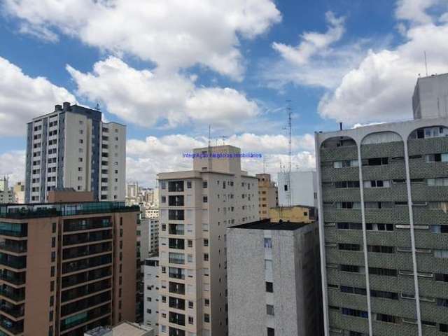 Apartamento 81,02m², 02 dormitórios (sendo 01 suíte) e 02 banheiros.  Condomínio com portaria 24hrs.  Excelente localização