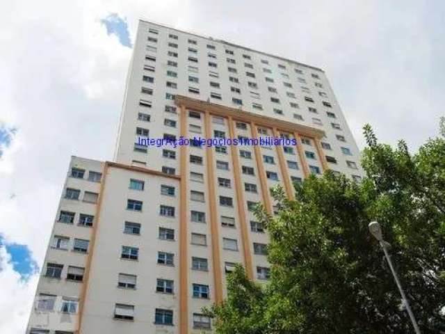 Apartamento 37m², 02 dormitórios e 01 banheiro.  Condomínio com portaria 24hrs e churrasqueira.  Excelente localização á 6 minutos andando para a esta