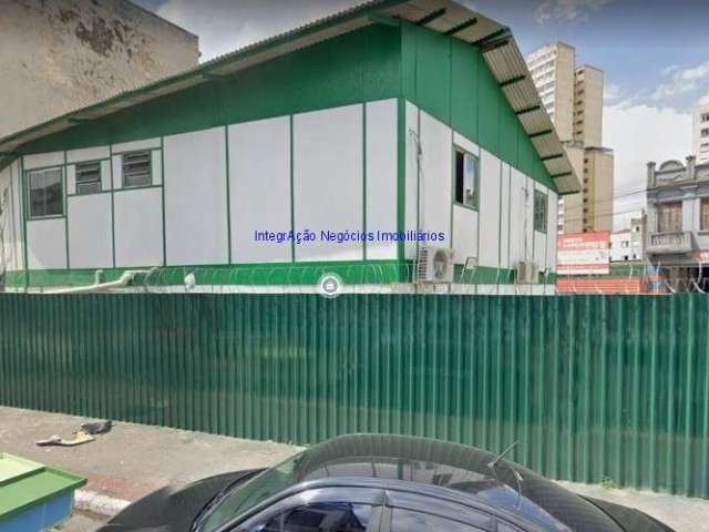 Galpão 168,30m², 01 banheiro.  Excelente localização á 6 minutos andando para a estação do metrô Luz; Entre as Ruas dos Gusmões