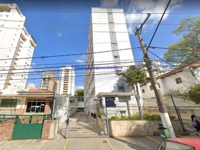 Apartamento 70m², 02 dormitórios, 01 banheiro e 01 vaga na garagem.  Condomínio com portaria, 24hrs.  Excelente localização entre as Ruas Doutor Bacel