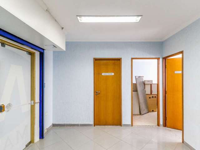 Conjunto Comercial 441m², 10 salas, 04 banheiros, cozinha/refeitório para 14 pessoas e sala de treinamento para 35 lugares.   Condomínio com segurança