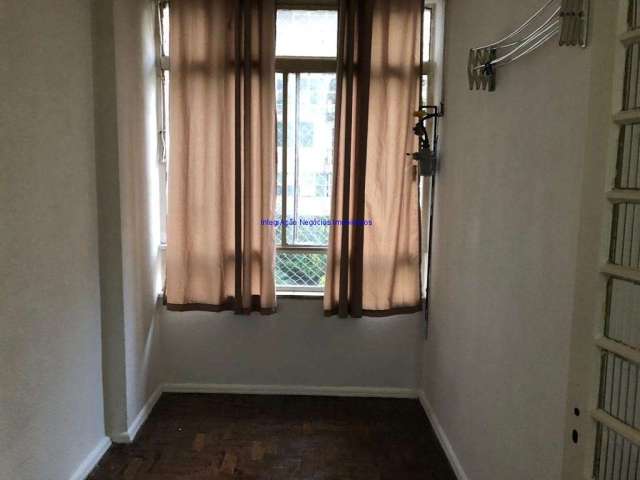 Apartamento 37.10m², 01 dormitório e 01 banheiro.  Condomínio com portaria 24hrs.  Excelente localização á 29 segundos andando para a estação do metrô