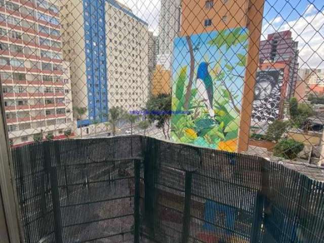 Apartamento 35m², 01 dormitório, 01 banheiro e 01 vaga na garagem.  Condomínio com portaria 24hrs.  Excelente localização.