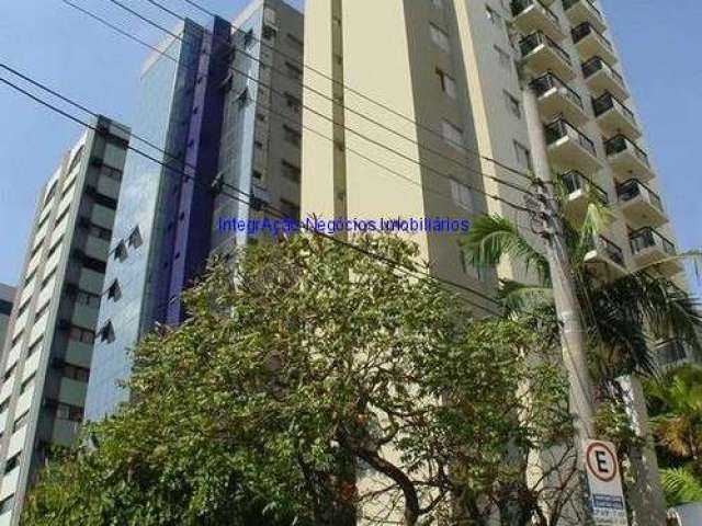 Apartamento 151m², 02 dormitórios (sendo 01 suíte), 02 banheiros e 01 vaga na garagem.  Condomínio com portaria 24hrs.  Excelente localização.