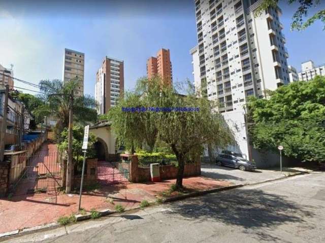 Terreno 264m².  Excelente localização á 6 minutos andando para a estação do metrô Oscar Freire; Entre as Ruas Cristiano Viana, Artur de Azevedo