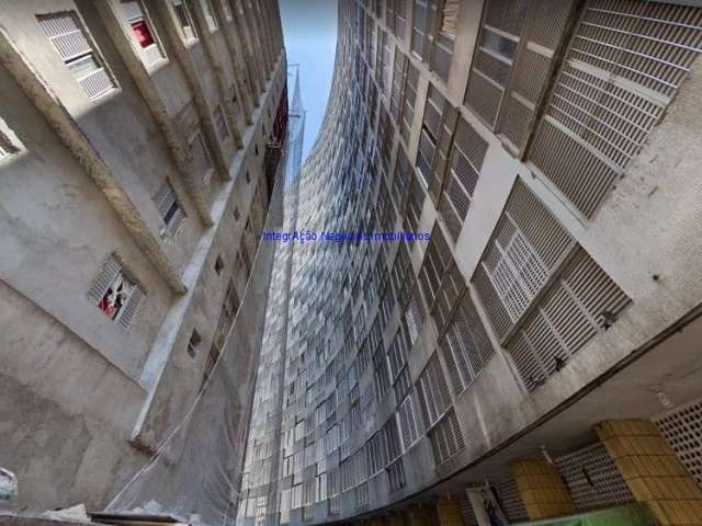 Apartamento 40m², 01 dormitório e 01 banheiro.  Condomínio com portaria 24hrs.  Excelente localização entre as Ruas Frei Caneca, Doutor Penaforte Mend