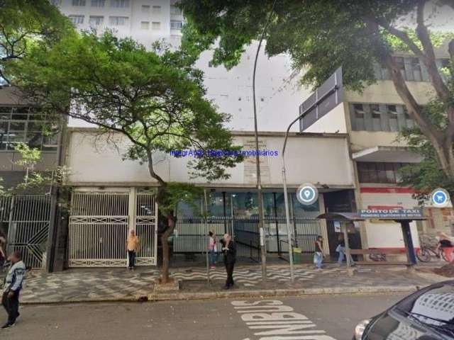 Apartamento 72m², 02 dormitórios e 01 banheiro.  Condomínio com portaria 24hrs.   Excelente localização.