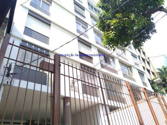 Apartamento 87m², 02 dormitórios, 02 banheiros e 01 vaga na garagem.  Condomínio com portaria e segurança 24hrs.   Excelente localização entre as Ruas