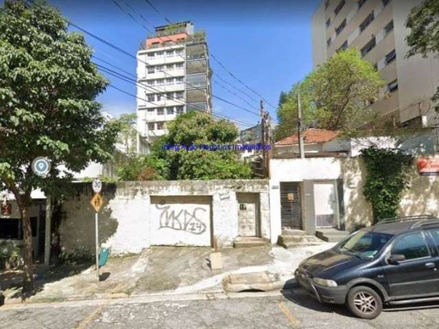 Terreno 610m².  Excelente localização á 8 minutos andando para a estação do metrô Sumaré; Entre as Ruas Amália de Noronha, João Moura e Galeno de Alme