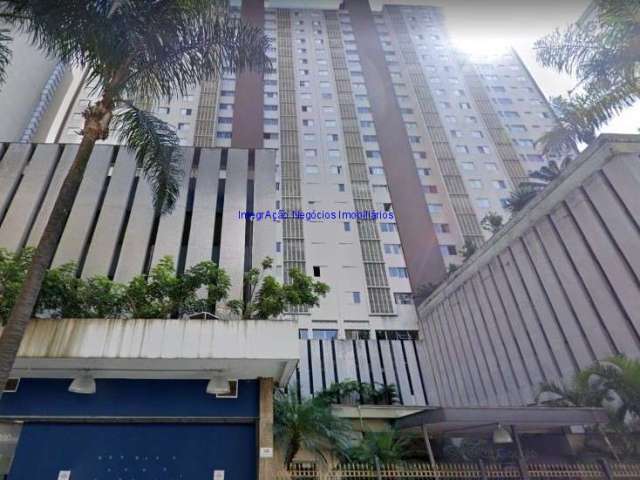 Apartamento 50m², 01 dormitório (sendo suíte), 02 banheiros e 01 vaga na garagem.  Condomínio com portaria e segurança 24hrs.  Excelente localização