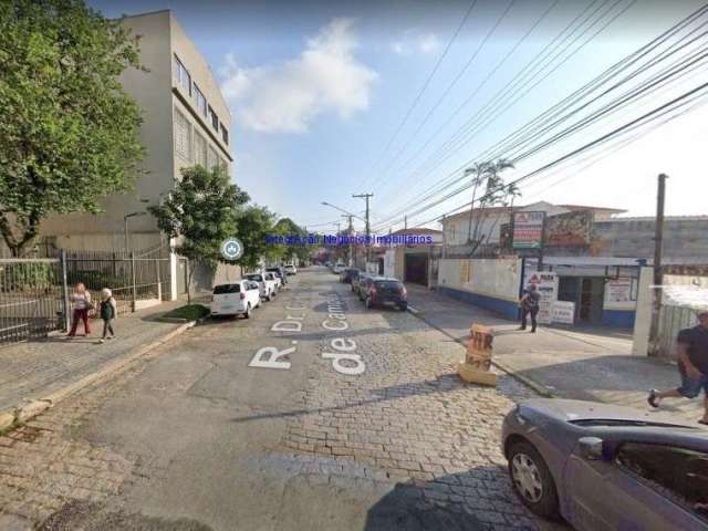 Galpão 320m², 03 banheiros e 05 vagas na garagem.   Excelente localização á 8 minutos andando para a estação do metrô Aldofo Pinheiros; Entre as Ruas